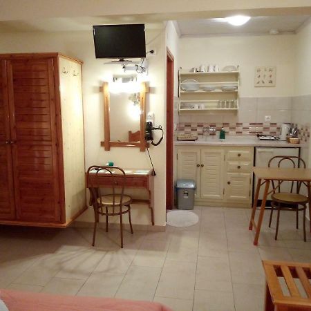 Pansion Matoula Apartment Skiathos Town Bagian luar foto